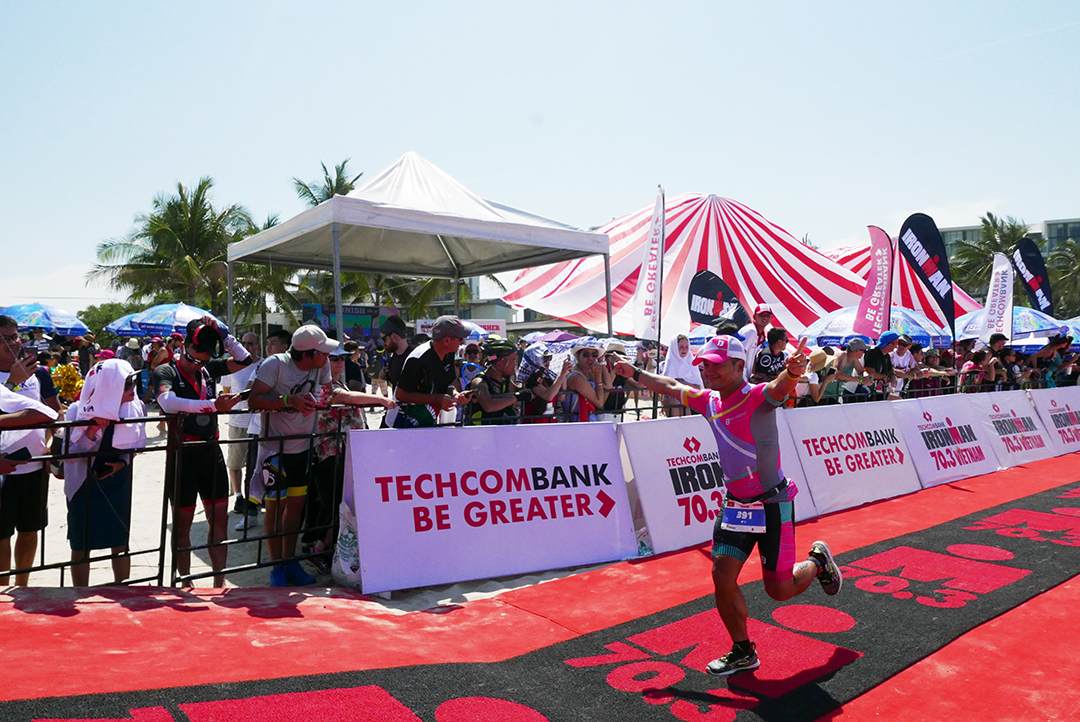 Rapper Đạt Đinh hai lần chinh phục IRONMAN 70.3 Việt Nam dù vỡ sụn gối, đứt dây chằng